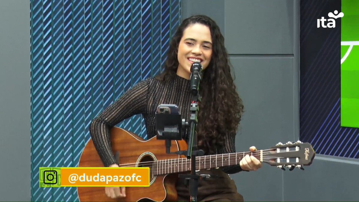 adielzwei's tweet photo. A jornalista da #RedeITA Élida Matos e a cantora Duda Paz
#ITAFC #ITAFutebolClube https://t.co/SPTjqhTmO1