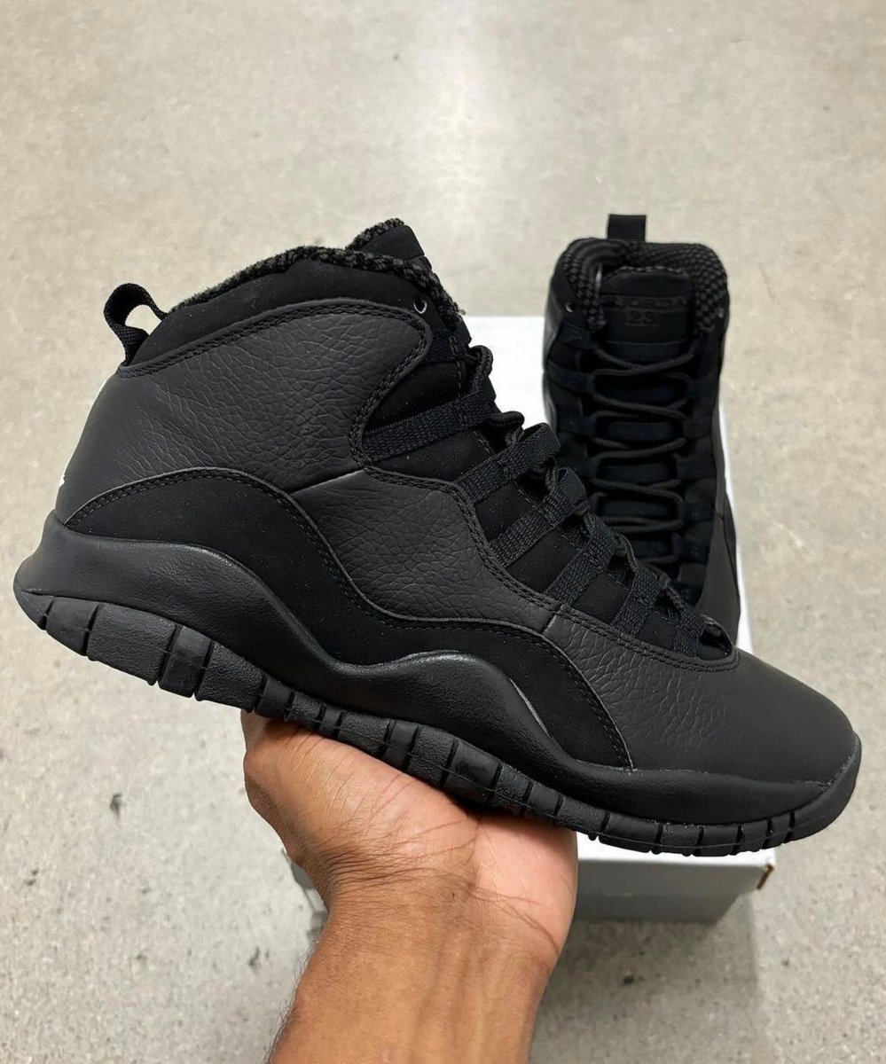 JustFreshKicks tweet media