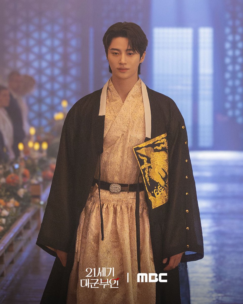 wooseokfiles's tweet photo. MBC released new still cuts of #ByeonWooSeok as Grand Prince Lee Ahn in #PerfectCrown

#변우석  #21세기대군부인 https://t.co/5zNio1H5mo