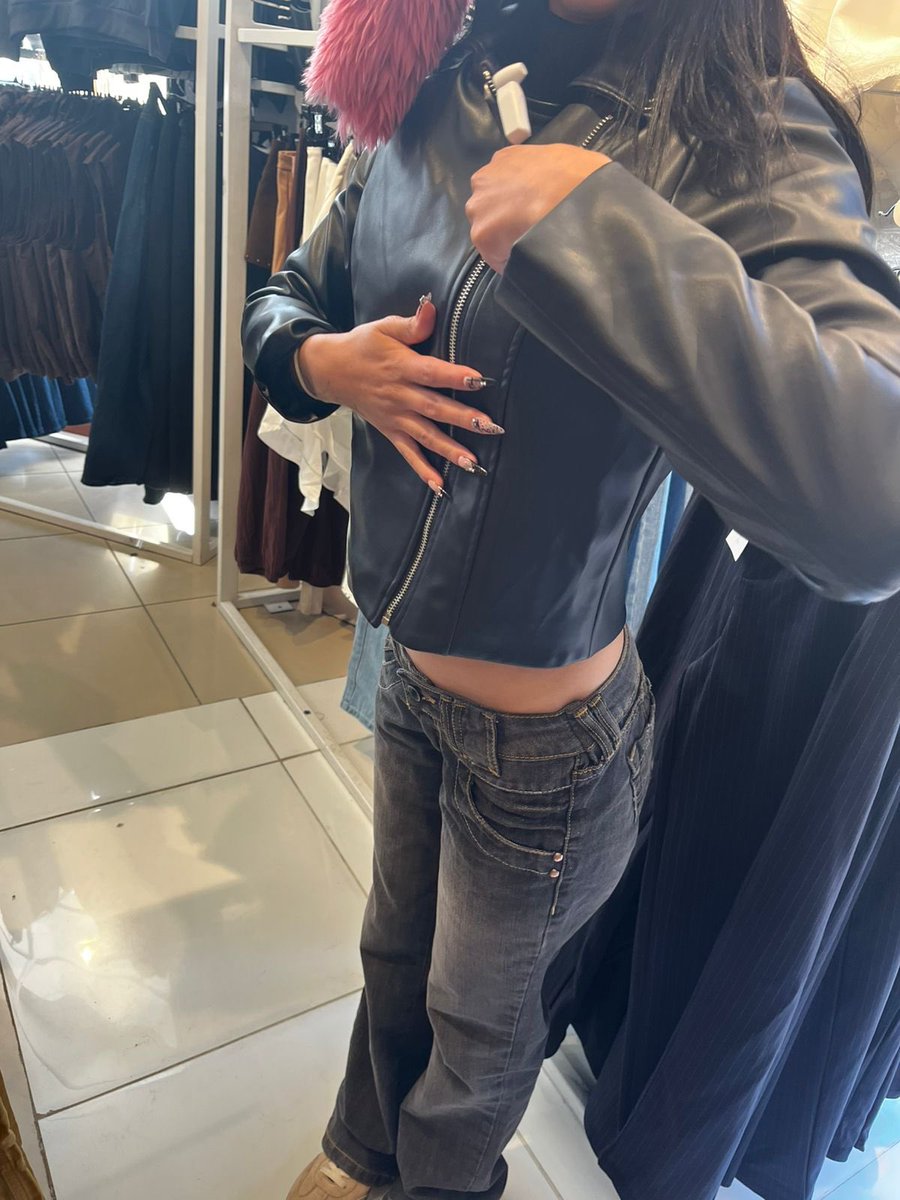 janis🎠 tweet media