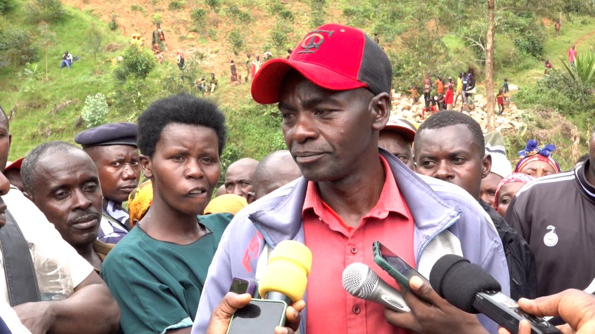 #Burundi/Le député a construit des maisons pour 25 familles Batwa, leur a offert des chèvres et des terres cultivables. Il s'est déplacé lundi avec 500T de farine. Pour les encourage à scolariser leurs enfants, il prend en charge ceux qui poursuivent des études universitaires