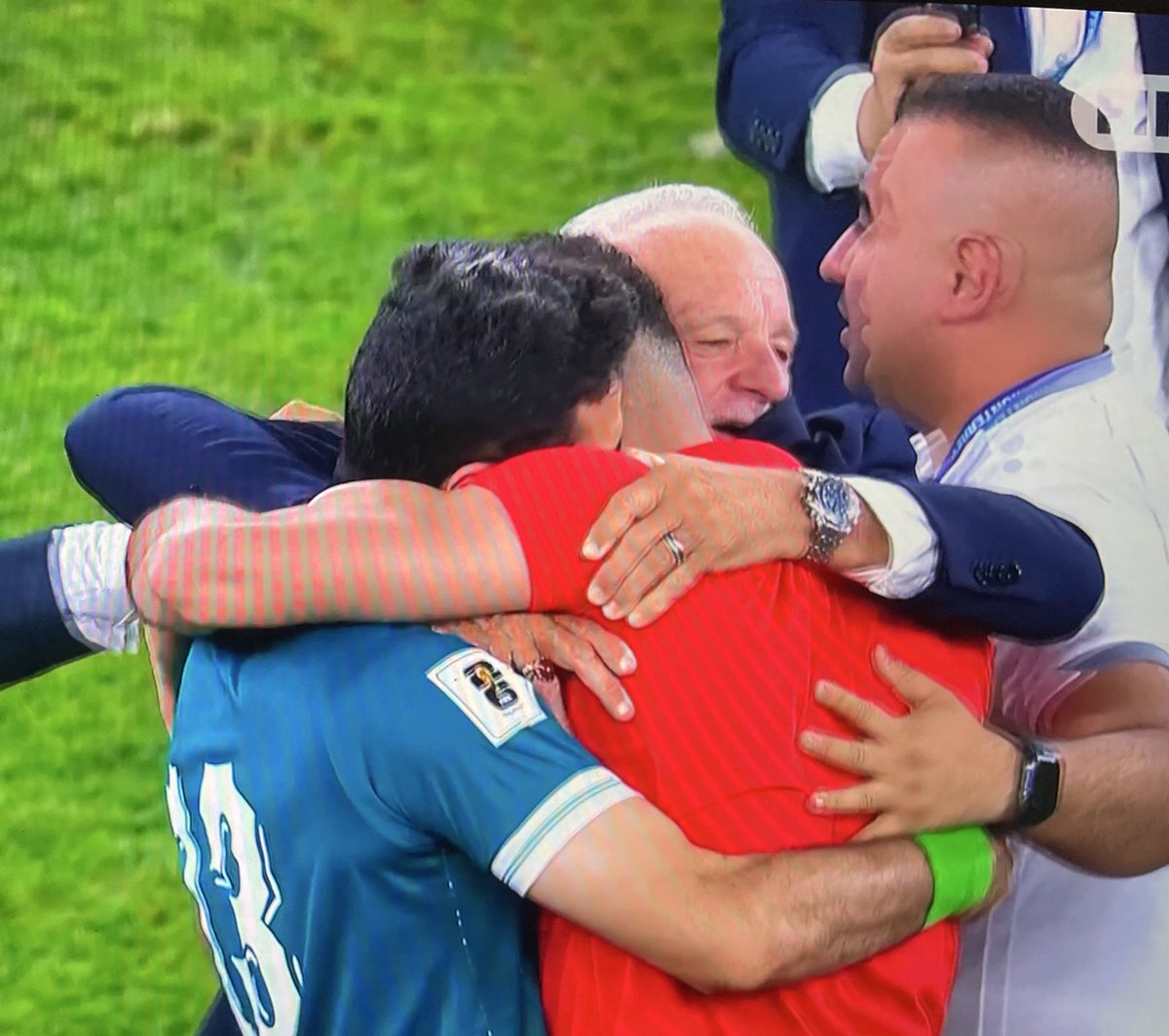 Sebastian Hassett tweet media