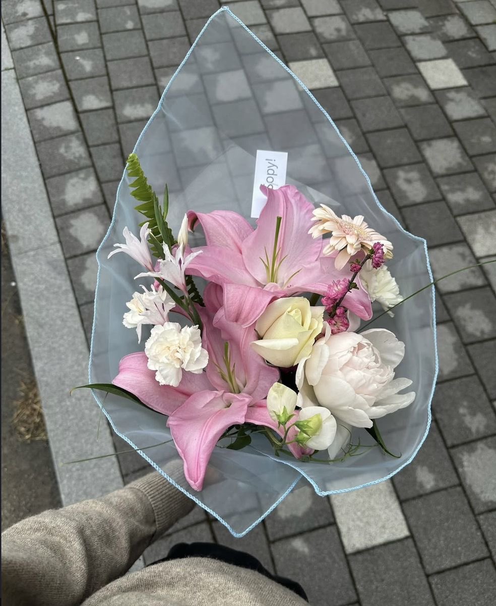 Bloomify tweet media