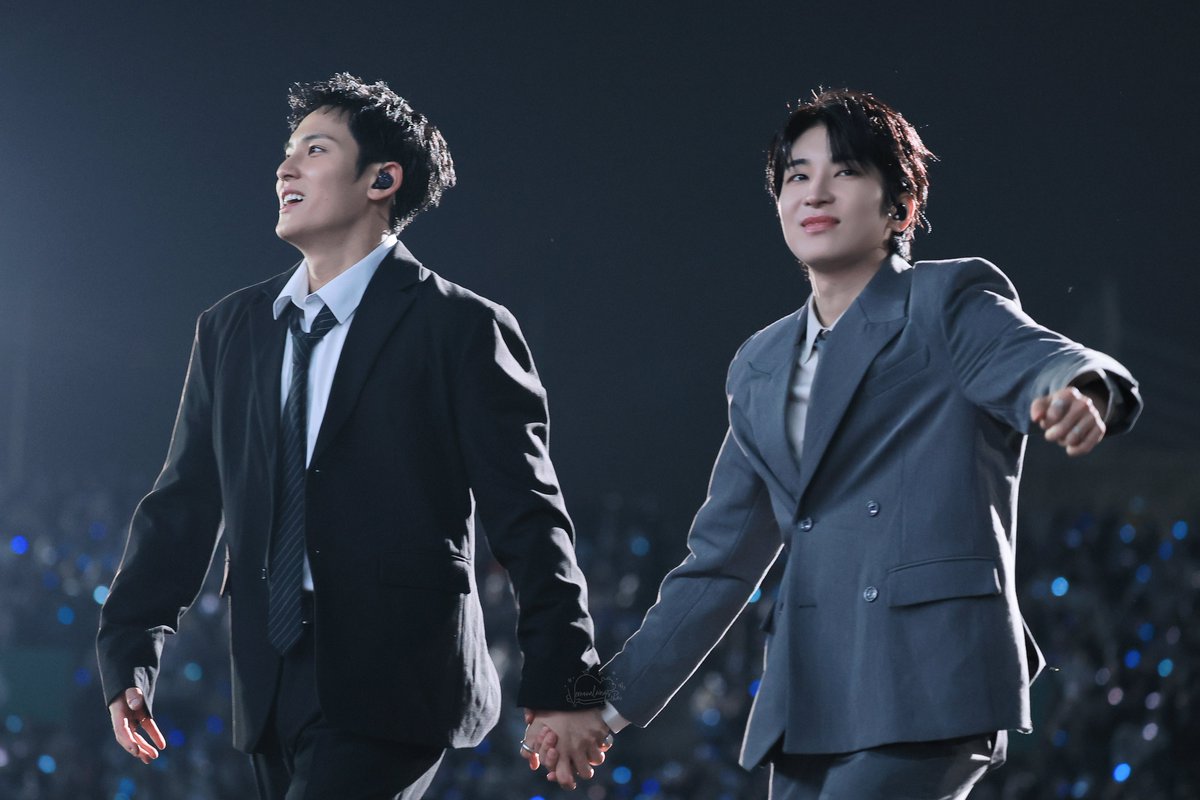 𝑉𝑒𝑟𝑛𝑜𝑛𝑎𝑙𝑤𝑎𝑦𝑠_𝐶ℎ𝑜𝑖 tweet media