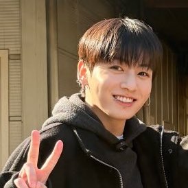 toe socks 🪭 tweet media