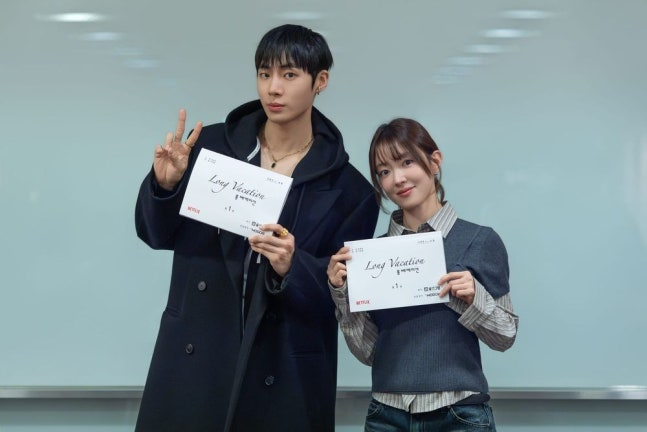 Choo Youngwoo dan Lee Seyoung akan menjadi cast drama Long Vacation

Menceritakan seorang iblis no. 3375 yang menginap sebagai VVIP di Hotel dan jatuh cinta kepada petugas hotel tempat ia menginap

Akan tayang di Netflix

m.entertain.naver.com/now/article/21…