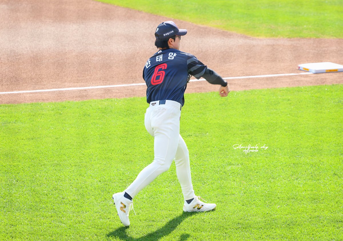 𝙼𝙰𝚁𝙺🏷 tweet media