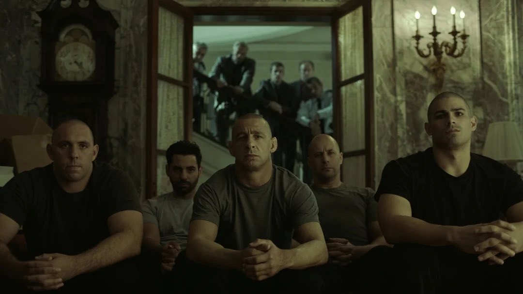 ʟᴜᴋᴇ ʙᴀʀɴᴇᴛᴛ tweet media