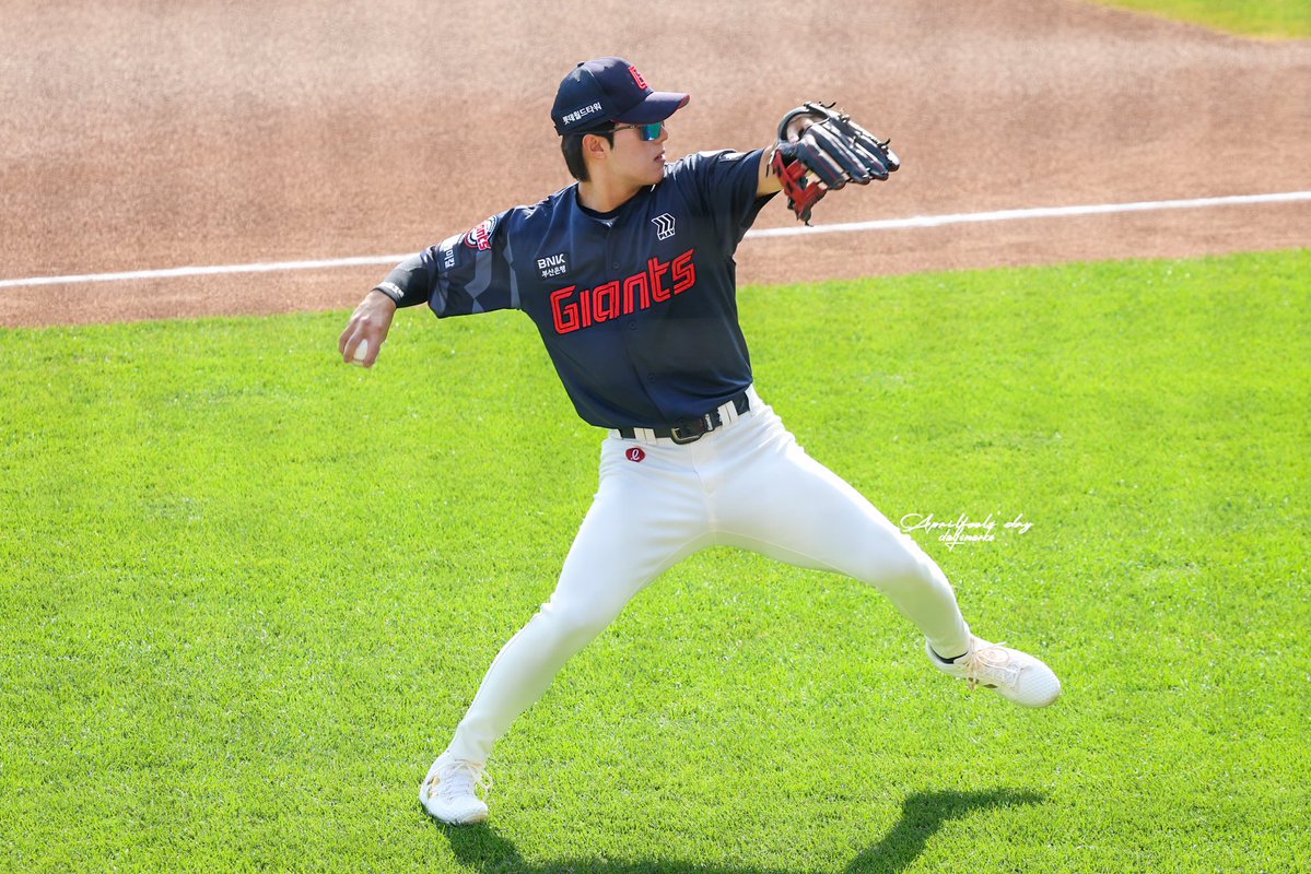 𝙼𝙰𝚁𝙺🏷 tweet media