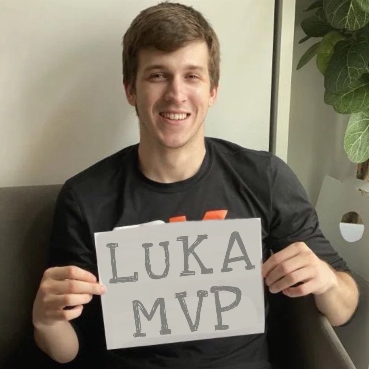 LakeShowYo tweet media