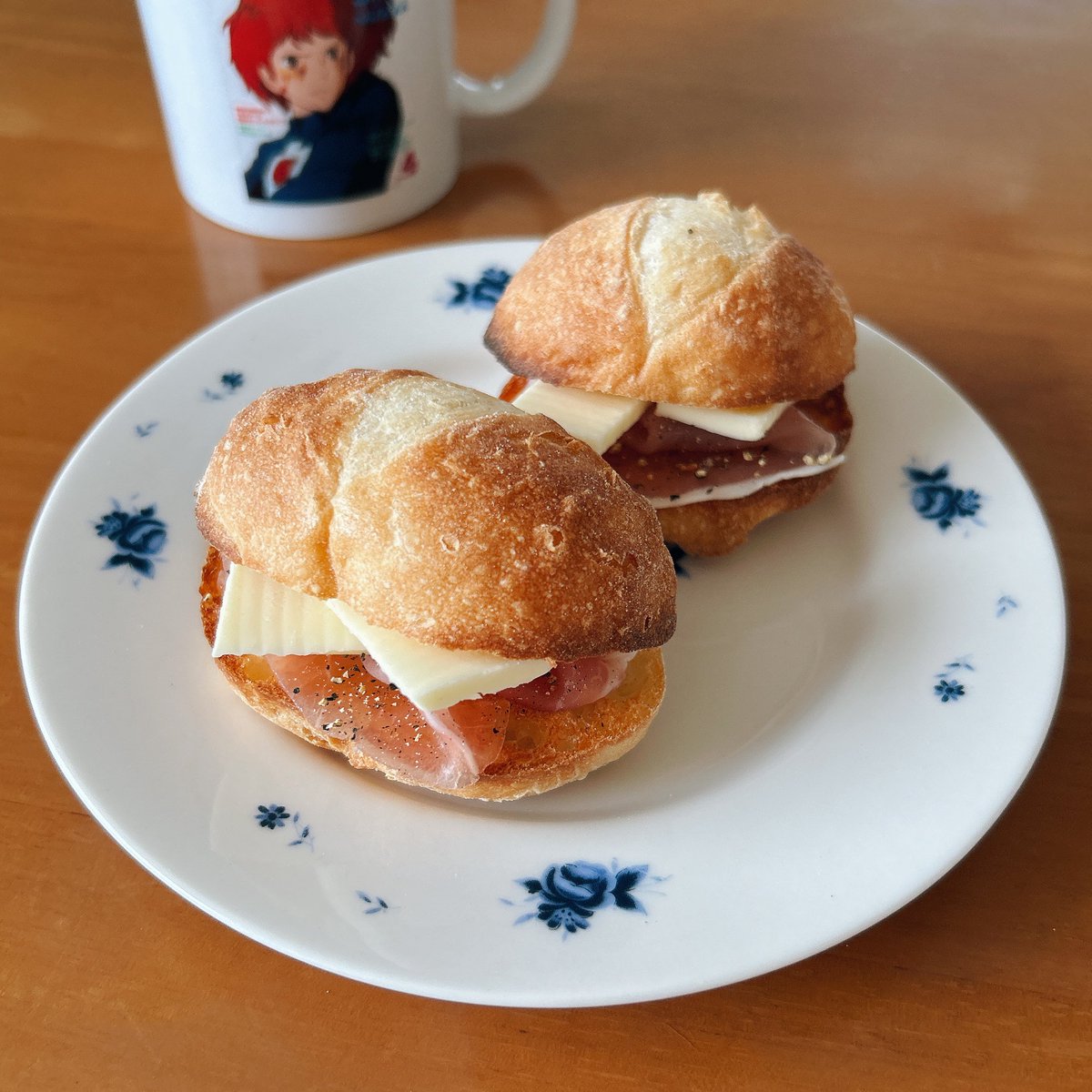 tbmn_mtat's tweet photo. 生ハムバターサンド https://t.co/tPN17s6spN