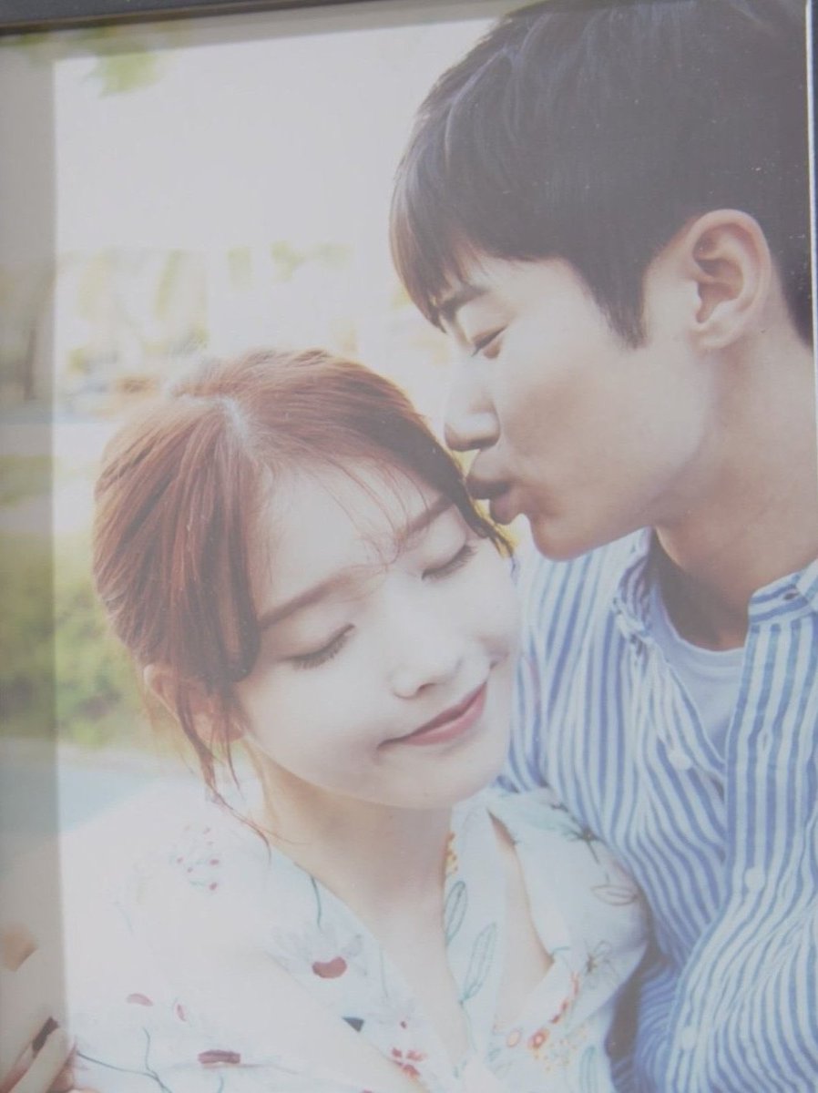 mel 🍂 tweet media