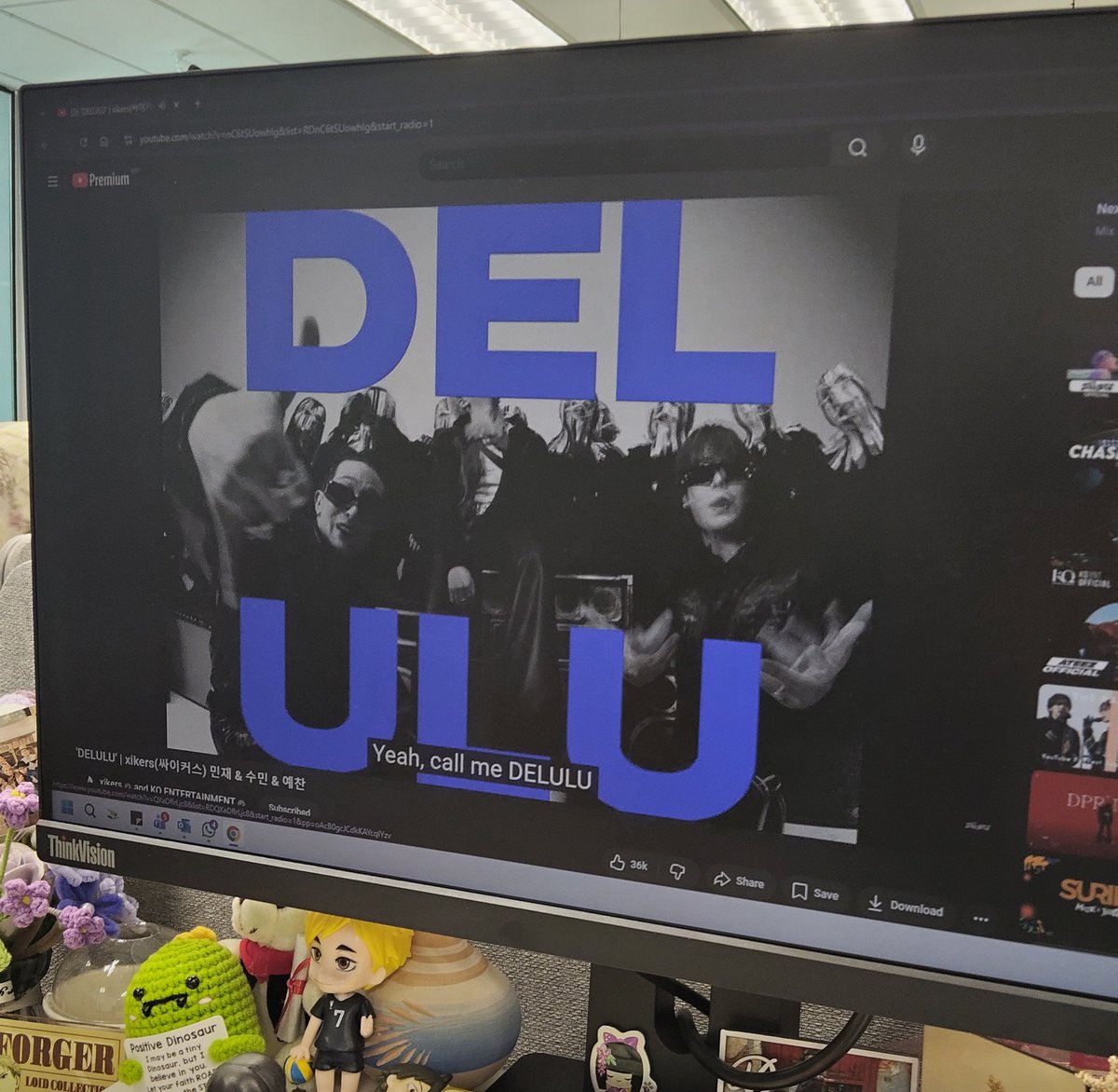 MangoHwaAtz's tweet photo. First thing I do when I get to my office https://t.co/xqgHVZpDMo