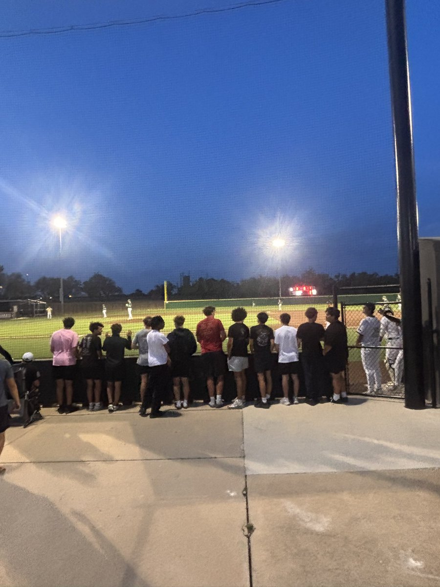 CoachLBrooks's tweet photo. Rouse Football showing their support for @rouse_baseball #1roUSe π€πΌ https://t.co/dgtMSxtlNG