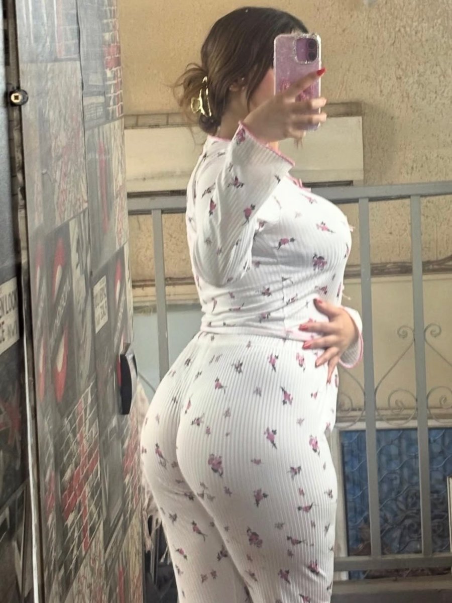 احلام tweet media