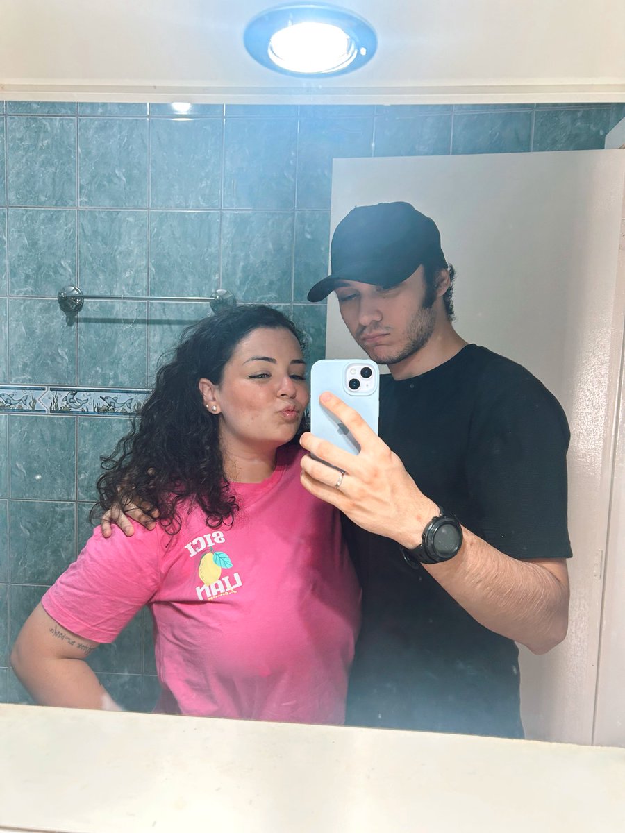 brubizes's tweet photo. a vida é muito melhor com você 🖤 https://t.co/Bd3NtamlEx