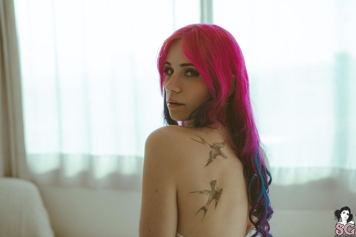 SuicideGirls tweet media