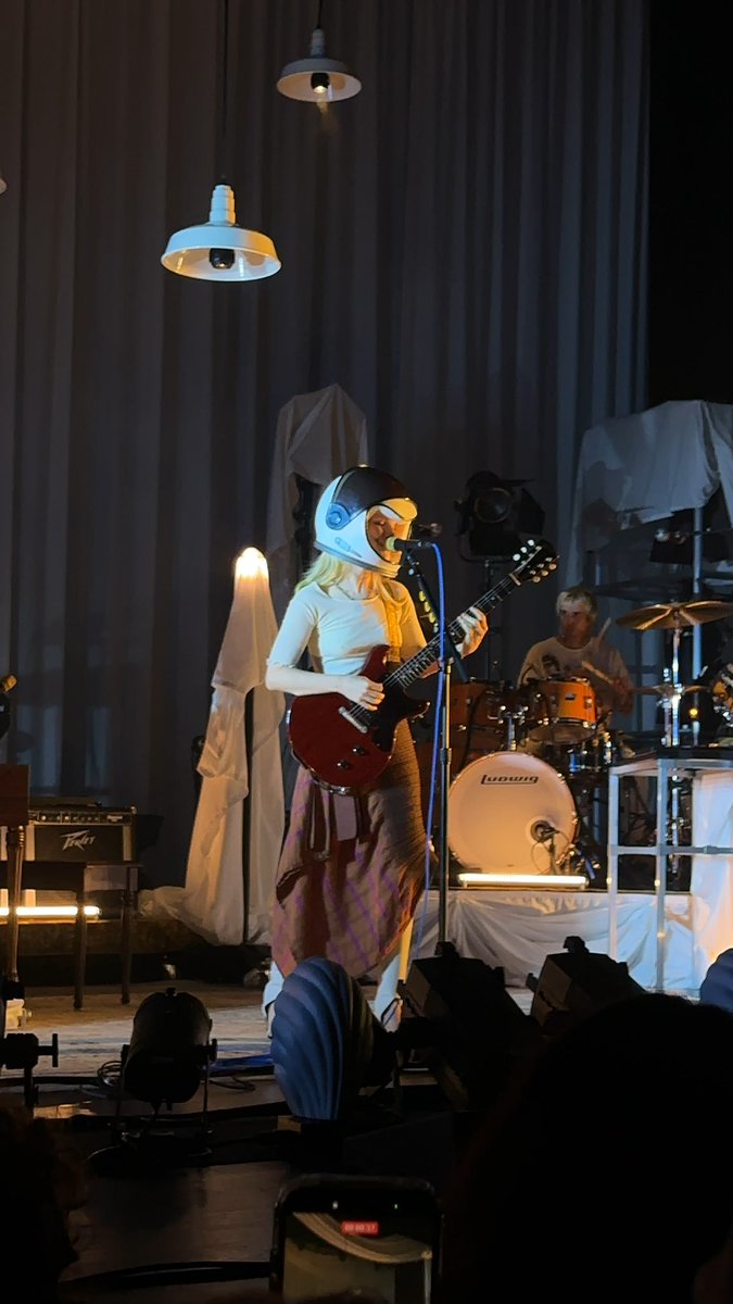 Paramore Chile tweet media