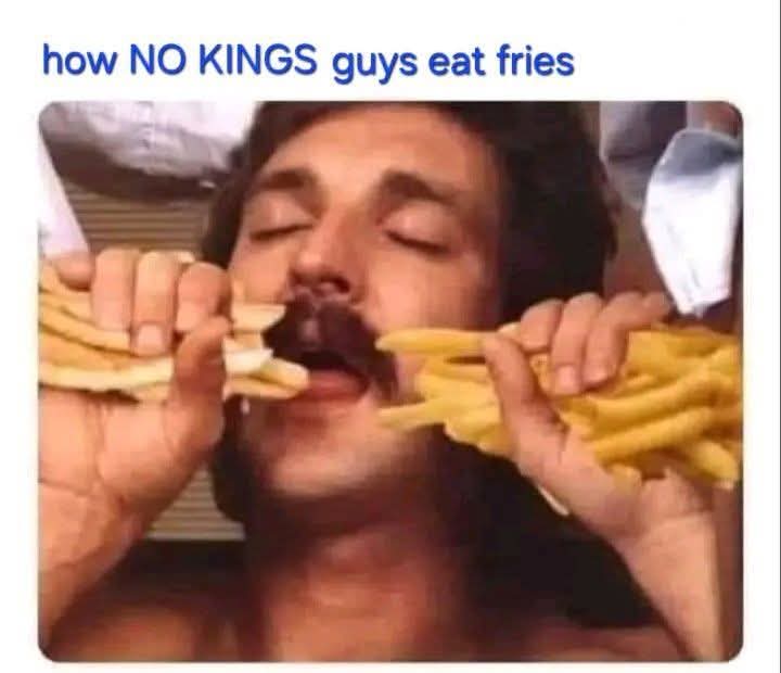 Ihatemarkkelly! tweet media