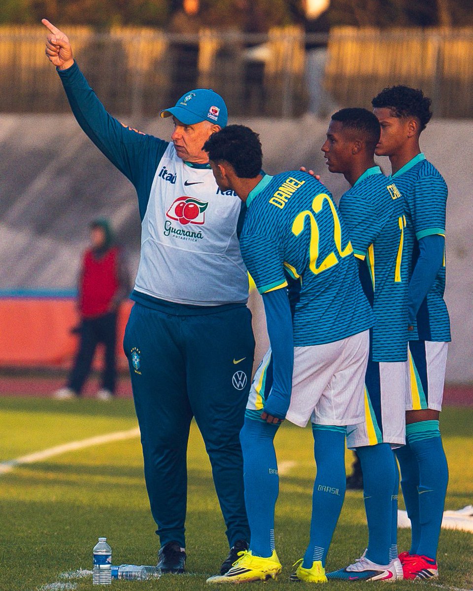 ecbahia's tweet photo. 🇧🇷 Com #PivetesDeAço em campo, seleção brasileira sub-16 estreia na França empatando diante da Costa do Marfim: 1 a 1. Jonathan Marinho foi titular e Daniel David entrou no segundo tempo. Próximo jogo do Torneio de Montaigu será quinta, contra a China. #BBMP https://t.co/i3hWKdak8e