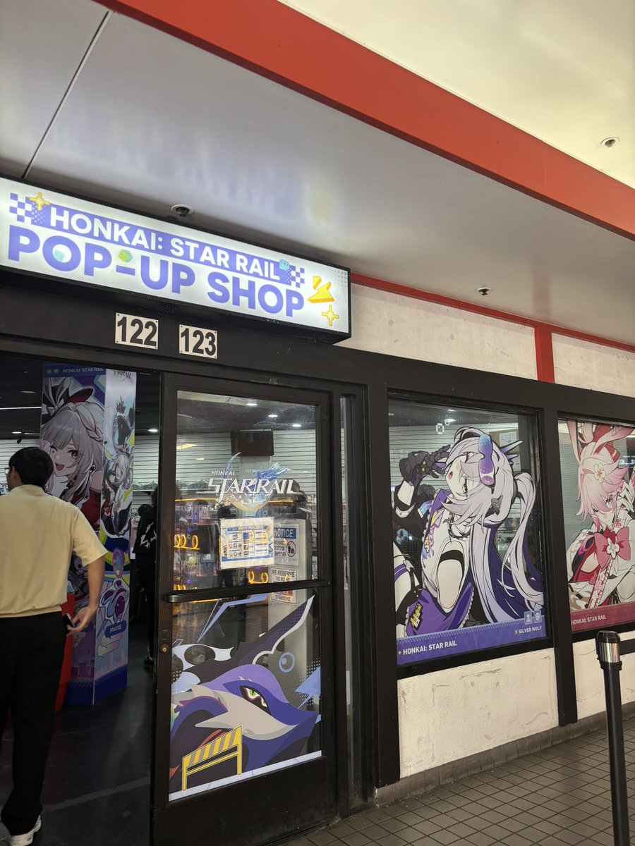 Daily Robin! 🪽 tweet media