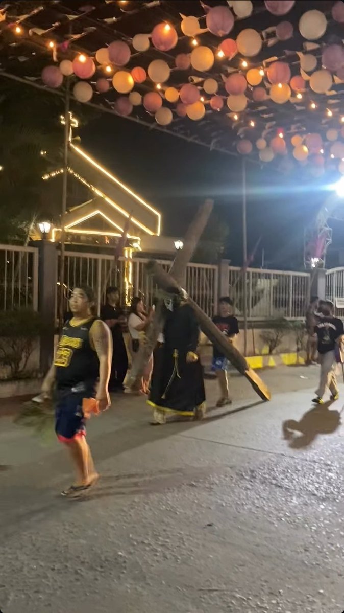 🚦Omega Femboy Magnus Carlsen tweet media