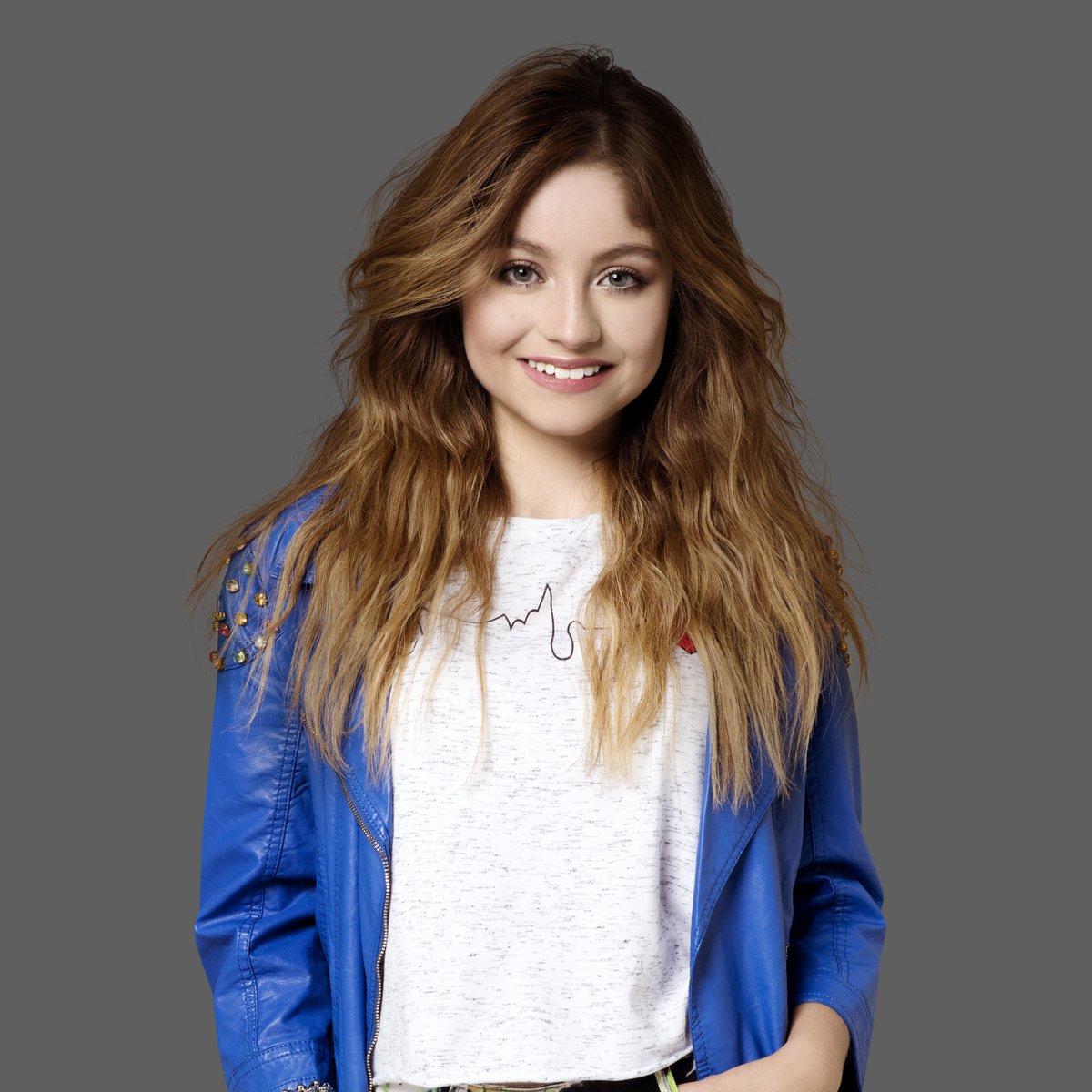 Talvez você não saiba ou se lembre, mas #SoyLuna não foi a única novela de Karol Sevilla exibida no SBT. A emissora do saudoso Silvio Santos também exibiu #QueridaEnemiga, um dos primeiros papéis da atriz na televisão mexicana. 

📷 Disney