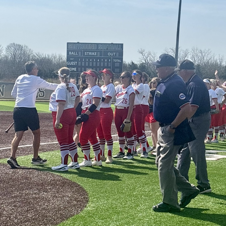 OHSActivities's tweet image. Varsity Softball went to Ft. Scott to compete in a 4 team tournament. Their come back attempt in game 1 came up just a little short vs Ft. Scott, 7-5, before their convincing run rule victory, 10-0, vs Louisburg.
#CyclonePride