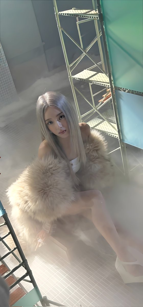 ITZY Wallpapers tweet media