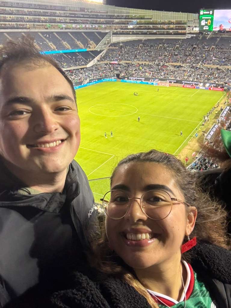 Tichatriz's tweet photo. #TamalesVsWaffles Que bonito es lo bonito cuando vives la experiencia México 🇲🇽@miseleccionmx  #MiSelecciónAzteca  #VivaMexico https://t.co/zF6TO5x5A8
