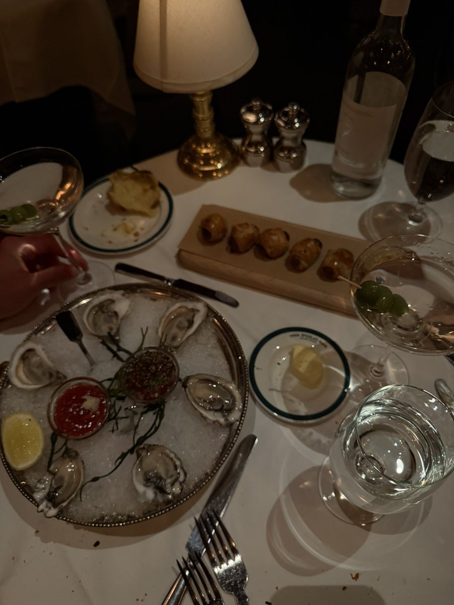 him0thie67's tweet photo. Dinner tonight #polobar https://t.co/zCbL1ebsw4