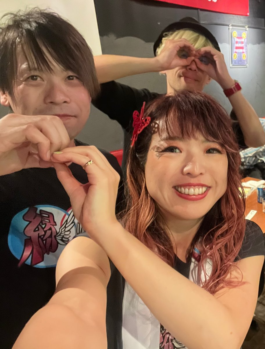 【BIG∞NEWS】
｢縁∞gageの縁は人と人とを繋ぐ『縁∞！』｣とメガネをかけまして、メガネブランドZ〇ffとコラボ？！
パレットロックにかけて様々なカラーのフレームを用意🎨
メンバーに合わせたカラーも見逃せない👓
メガネでも繋がりましょう！
 #エイプリルフール 
 #縁gage
 #パレットロック