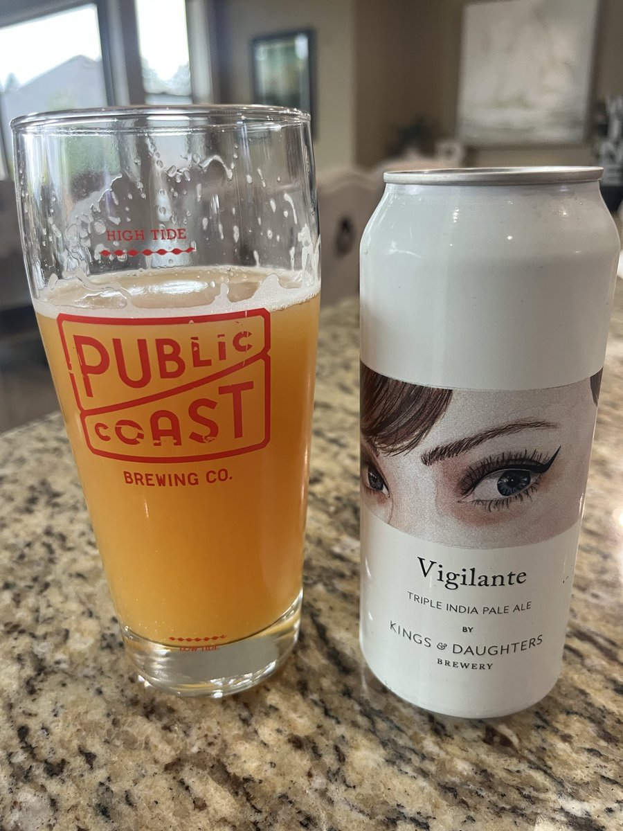 dbow58's tweet photo. @JasonKelce @newheightshow Have room in your garage fridge for this one out of Kings &amp; Daughters Brewery in Hood River, OR? I am not generally a fan of triple IPAs, but this imperial is fit for a queen. https://t.co/Dl4EqIooaG