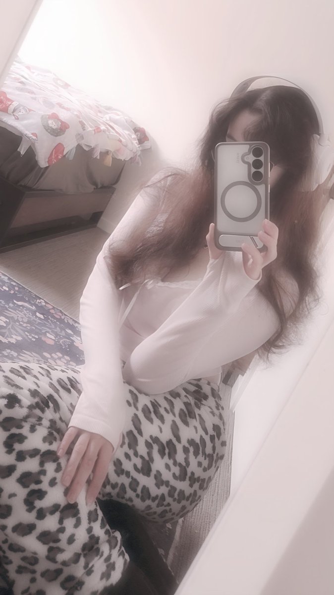 : ♡ 인형 . 𝜗𝜚 | ewefae tweet media