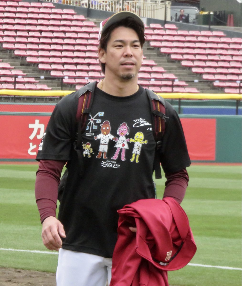hochi_MLB's tweet photo. マエケン画伯Tシャツ！

#前田健太
#RakutenEagles https://t.co/YzyoUVJ9aj
