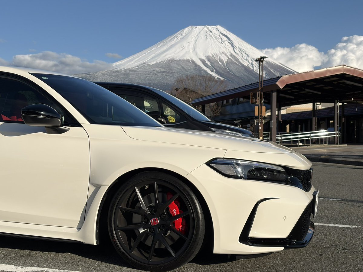 tomooooki5's tweet photo. #HKS
 #リニューアルしたハイパーマックスSが欲しい

待望のFL5シビックタイプRに乗っています。 
スプーンのダウンサスが現在入ってますがHKSさんのハイパーマックスSがほしいです！
よろしくお願いします。 https://t.co/qozSxy0XF4