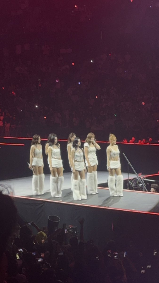 nami 🌊 tweet media