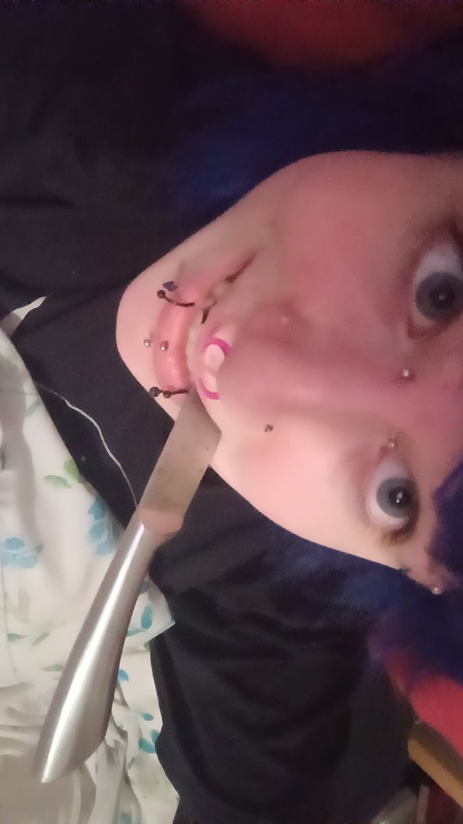 reze of shedtwt tweet media