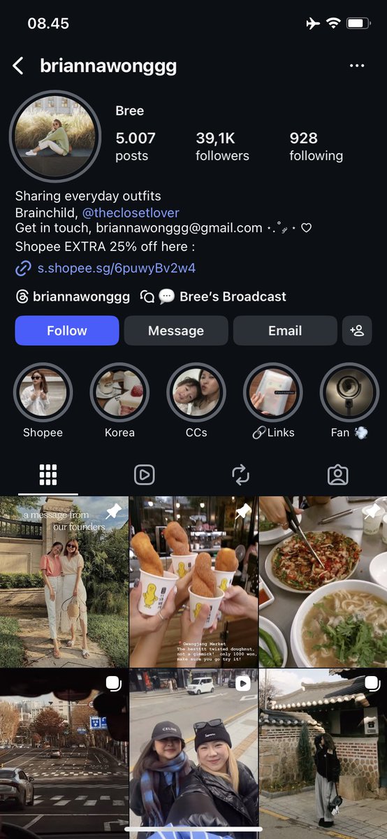 leshyuckie's tweet photo. jangan ada yang kena beli jastip disini ya. scam nipu owner bodong, orang brianna wong tuh influencer singapore dan org singapore. knp bisa tbtb punya jastip indo? wkwk kocak. mana udh diblock aja biar ttp mulus kali yak perjalanan nipunya https://t.co/6zcymgy1kM