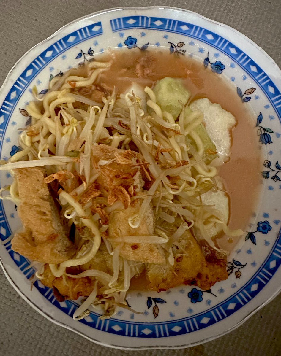 Mia⋆.𐙚 ̊ tweet media