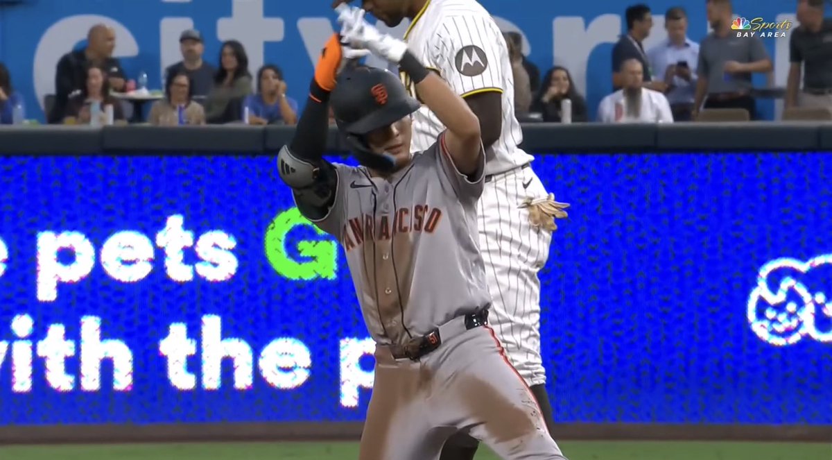 no context giants tweet media
