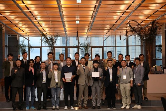 Pedestrian tweet media