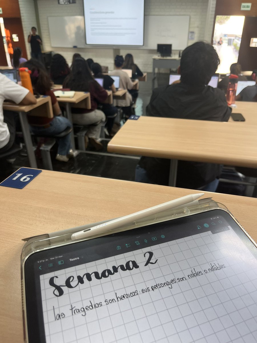 Brielle 🖤 | Law School tweet media