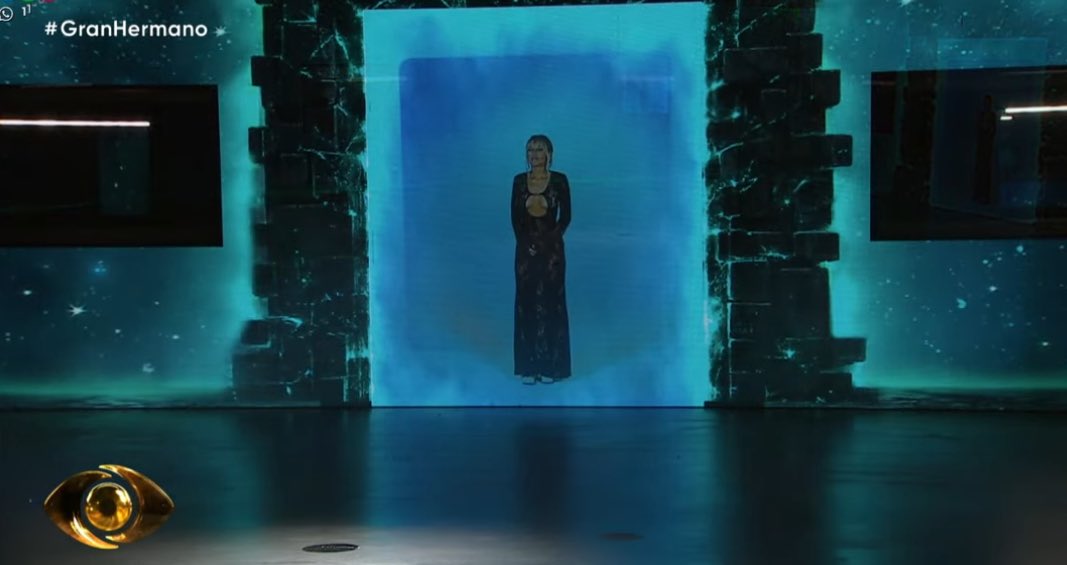 Real Time tweet media