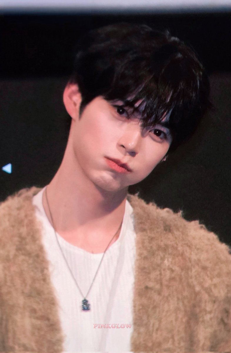 볼빵빵 성한빈 tweet media