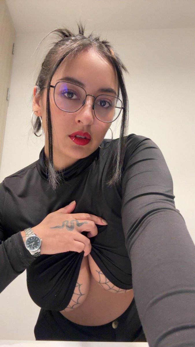 Rae_Lil_White tweet media