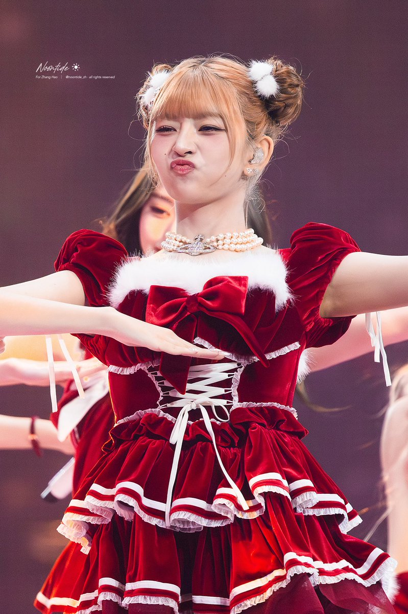 𝑵𝒐𝒐𝒏𝒕𝒊𝒅𝒆☀️ tweet media