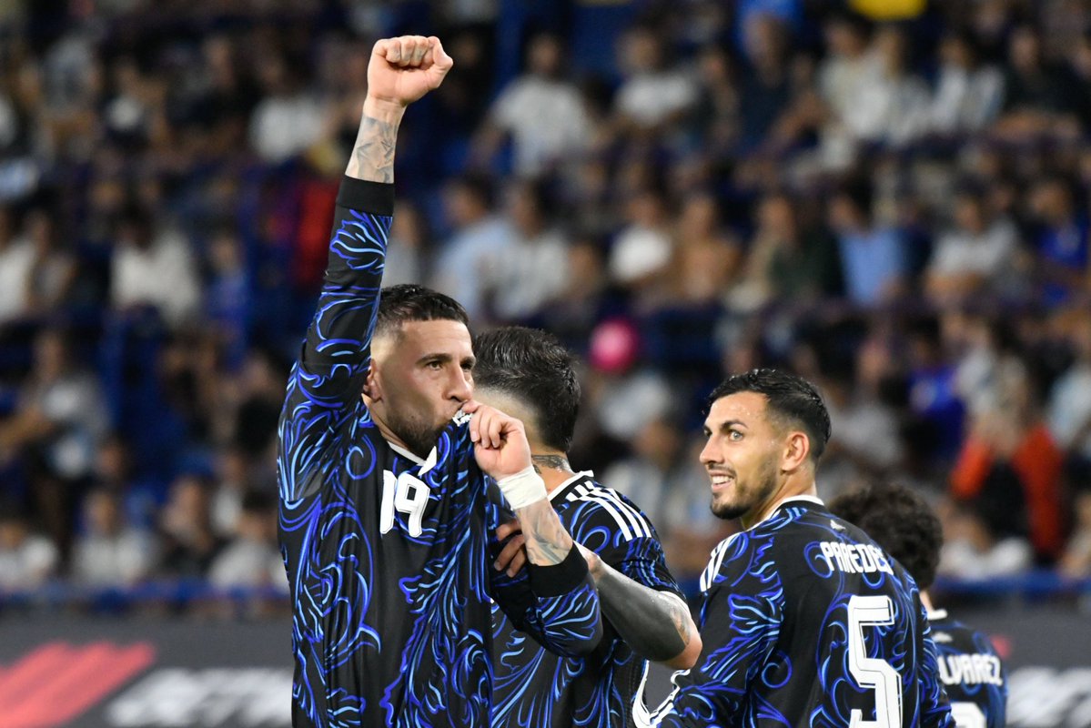 TRIUNFO DE LA SELECCIÓN ARGENTINA EN LA BOMBONERA 🙌 La Selección venció a  Zambia 5 a 0 por el Partido Amistoso Internacional ⚽️ Goles: Julián Álvarez  3' PT, Lionel Messi 43' PT,