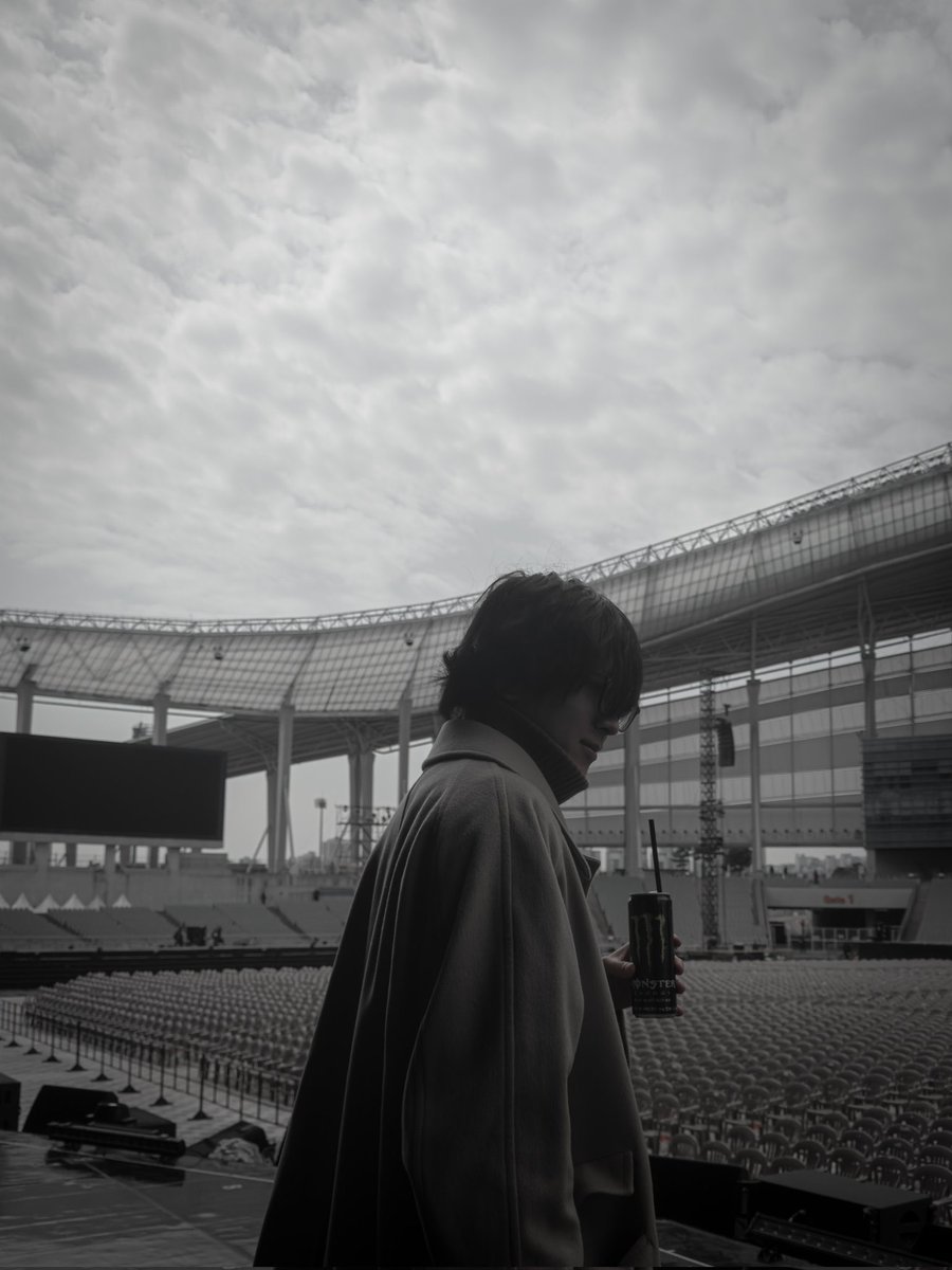 SEVEN 。 tweet media