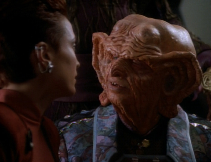 JanelleWaz's tweet photo. Zek hitting on Kira knowing she could probably kick his a** but can't. #DS9 #RulesOfAcquisition #allstartrek https://t.co/uybwHyWldA